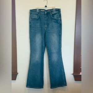 Pilcro Bootcut Jeans Size 31